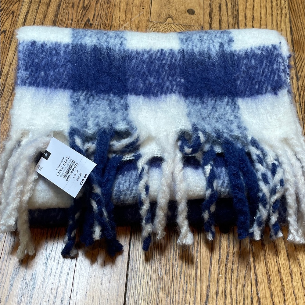 NWT Topshop Long Blue and White Checkered Scarf - soft fluffy - 13 x 78 inches